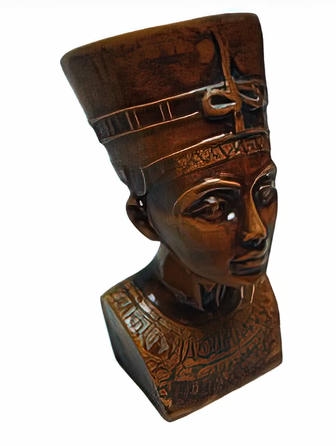 - Nefertiti  (medium)