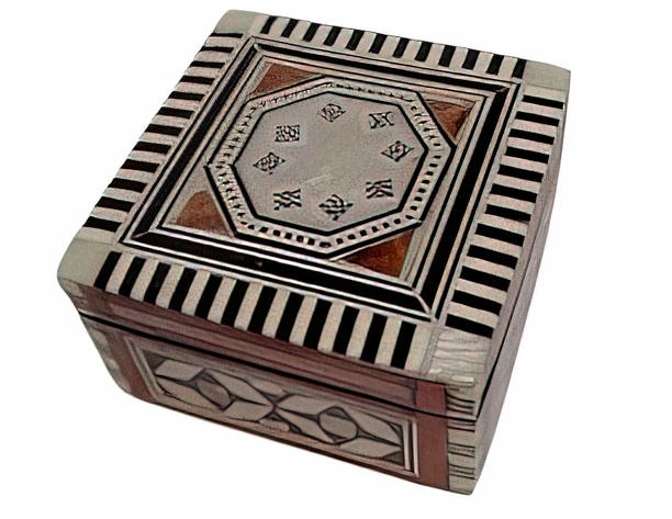 special Matchbox and ring, with diffrent shapes