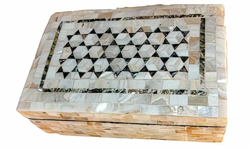 Luxury 17cm White Shell Box Assorted Designs